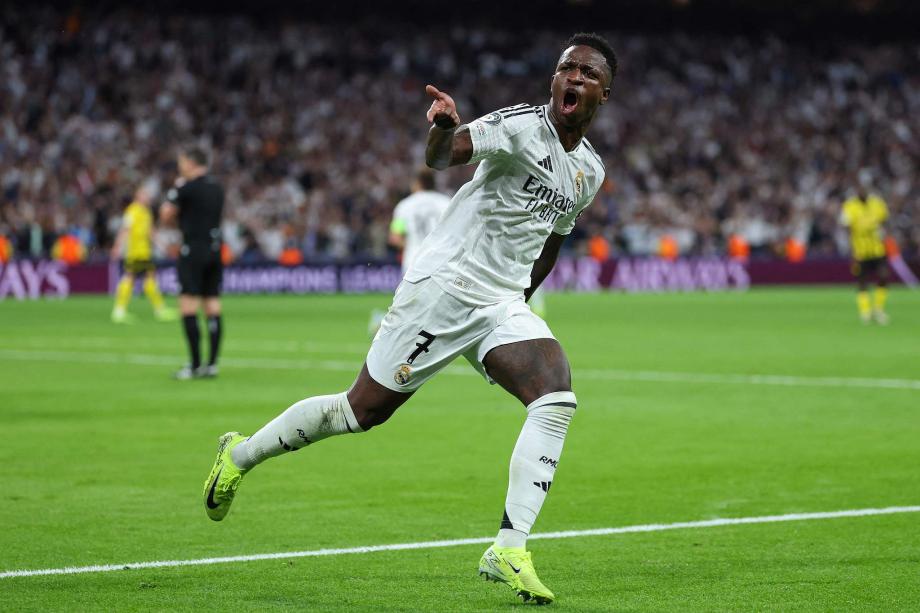 世体：梅西在进入诺坎普前没联系巴萨的任何人请求许可（世体：梅西在入诺坎普前未向巴萨任何人请示）