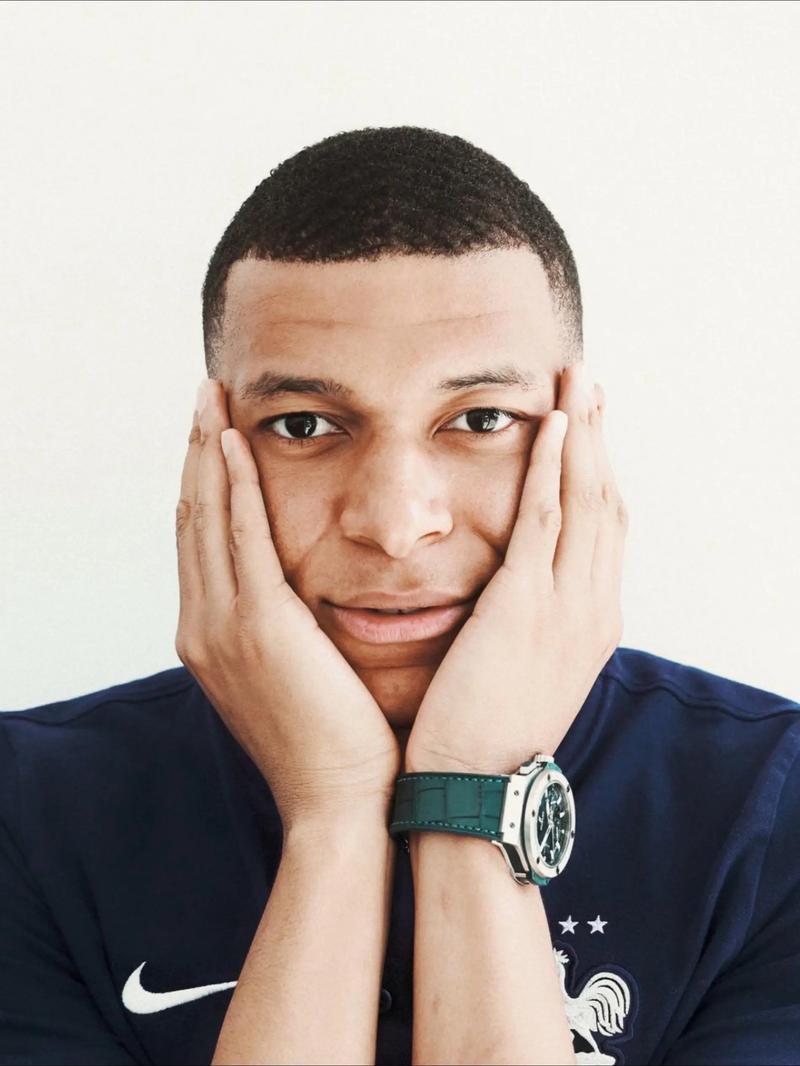 1-3逆转！巴萨诺坎普击败马竞，7连胜终结，榜首优势更稳固（主场3-1翻盘！巴萨力克马竞，终结对手7连胜，巩固榜首优势）