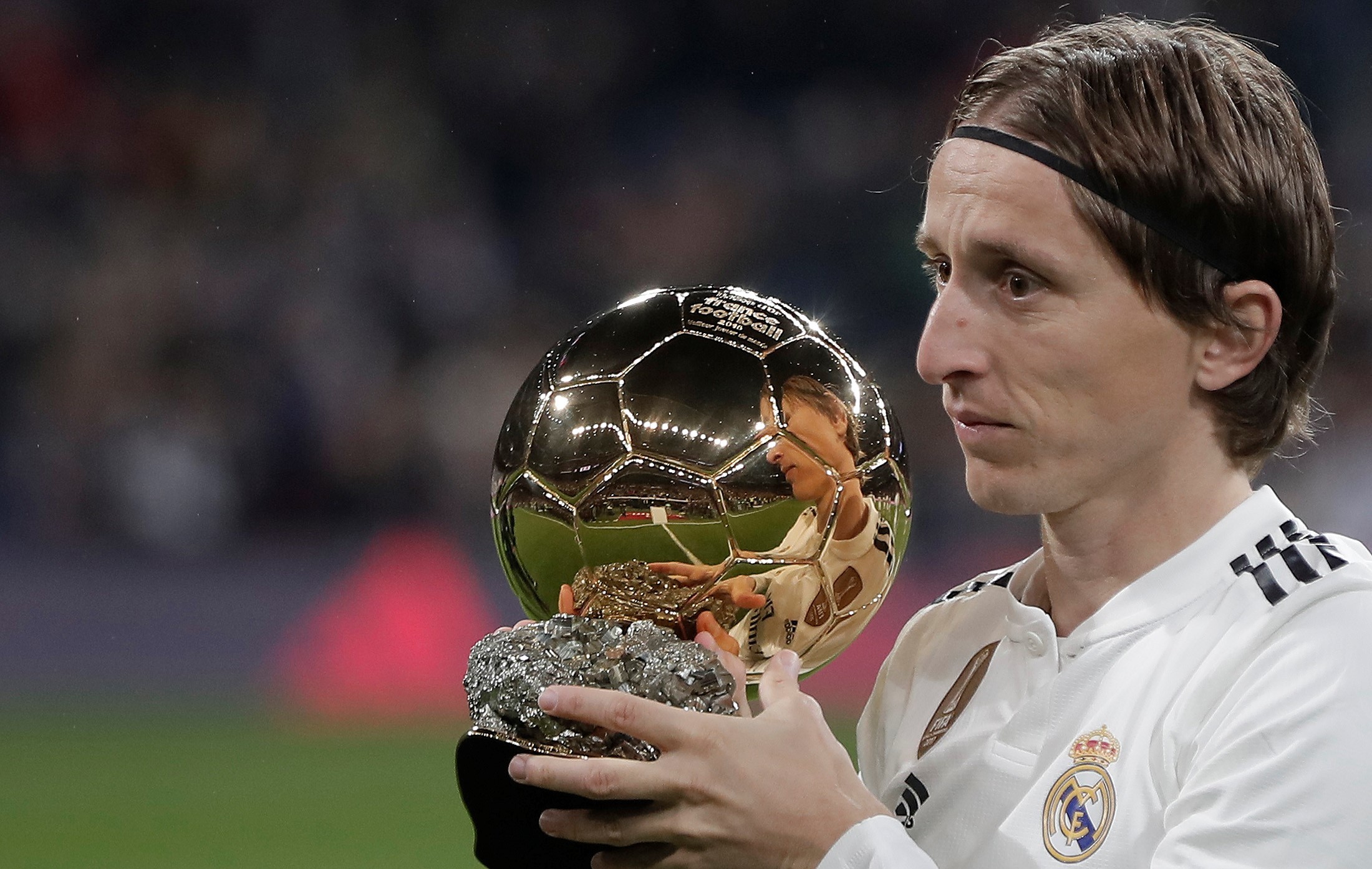 重罚将至？萨拉赫被移出大名单无缘战国米 自爆那一刻起结局已注定（重罚在即？萨拉赫遭撤名单无缘战国米，自曝一刻起结局已定）