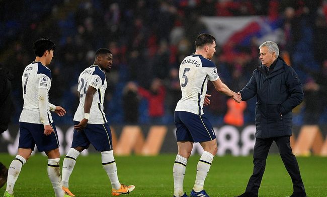 吴曦迎来个人生涯400场顶级联赛出场，同年龄段仅次于王大雷（吴曦完成顶级联赛第400次出场，同龄仅次于王大雷）